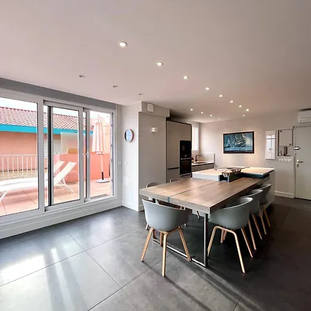 Apartament Elegant Duplex En Bord De A *