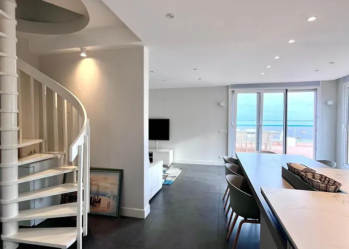 Elegant Duplex En Bord De A آركاشو